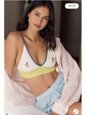 Emily Isabella Seamless Plunge Bralette